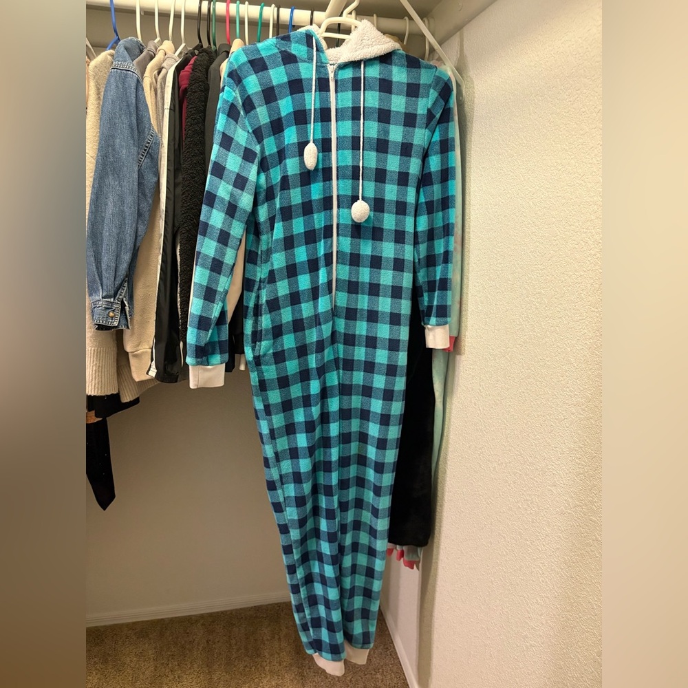 Frankie & Johnny Fleece Onesie Pajamas – Size Medium